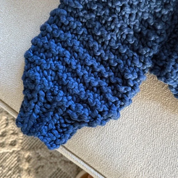 Loopy Case Blue Chunky Knit Sweater - Picture 4 of 12